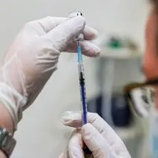 Influenza, al via la campagna vaccinale in provincia di Cosenza: chi può vaccinarsi gratis e dove\n