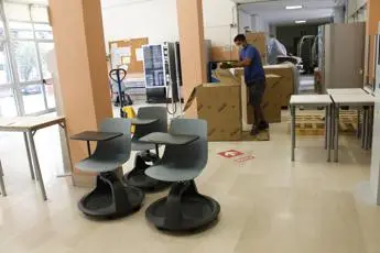 Scuola, Bianchi: \"Banchi a rotelle cartolina del passato\"