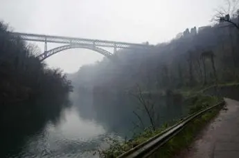 Esce per fare jogging, donna trovata morta nel fiume Adda