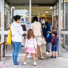 Scuola, Oms: \"Mantenere mascherina e distanziamento\"
