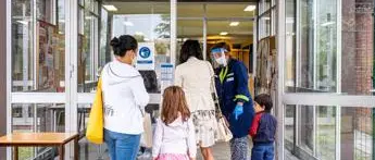 Scuola, Oms: \"Mantenere mascherina e distanziamento\"