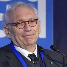 Scuola, Bianchi: \"Via mascherine se tutti vaccinati? Idea è di Draghi\"