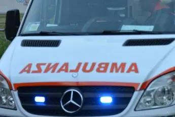Auto fuori strada nell'Aretino, muore una 27enne