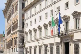 Bollette, contro aumento possibile decreto in Cdm