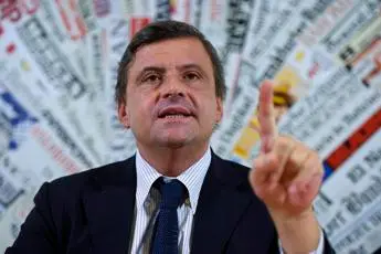 Roma, Calenda: \"Bertolaso? Penso anche a Marino\"