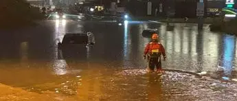 Maltempo a Malpensa, automobilisti bloccati dall'acqua
