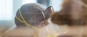 Covid oggi Italia, Rt scende a 0,85: giù ricoveri e terapie intensive