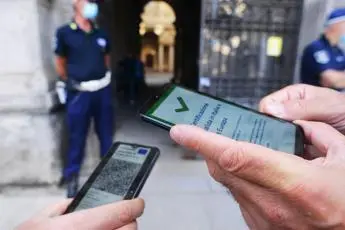 Green pass obbligatorio, Consiglio Stato: \"Legittimo, non viola privacy\"