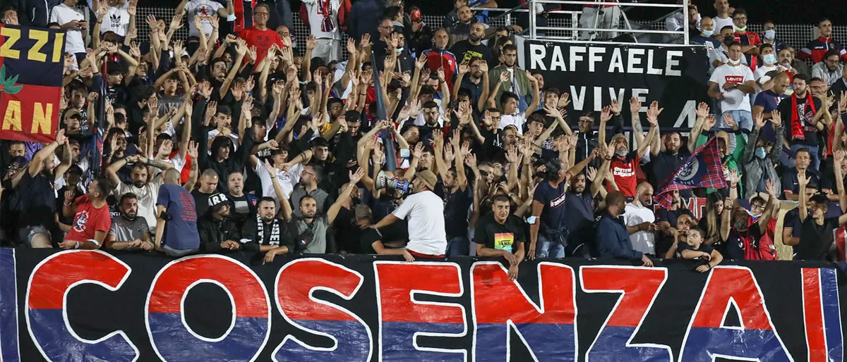 Cosenza-Bari, pienone al \"Marulla\": settore ospite quasi sold out