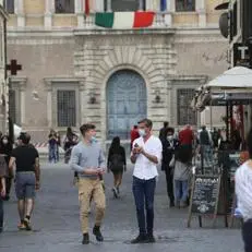Covid oggi Italia, cala l'indice Rt: giù anche l'incidenza