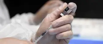 Vaccino covid under 12, Andreoni: \"Sì per due motivi\"