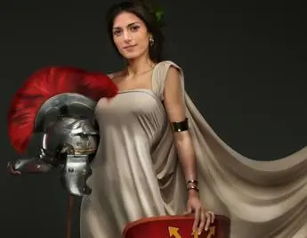 Comunali Roma, Grillo trasforma Raggi in gladiatrice: \"Avanti con coraggio\"