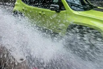 Allerta rossa in Liguria, previsioni meteo: piogge e temporali al Centro-nord