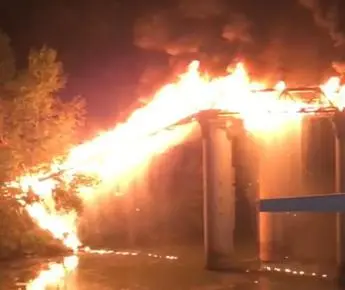 Incendio ponte di ferro a Roma, \"crollato un pezzo di storia\"