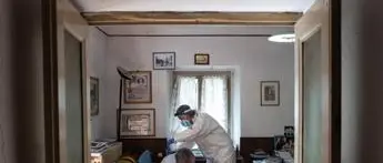 Covid, Di Pierri: \"Con antivirali cure a casa, ma solo in prima fase\"