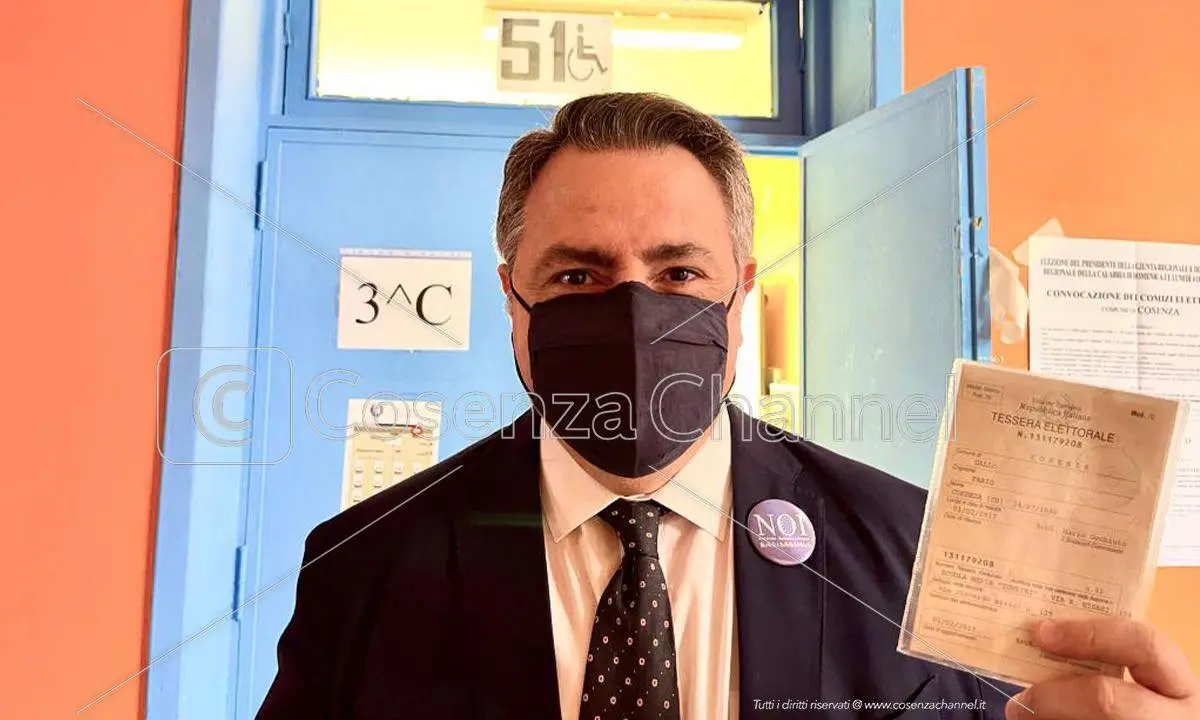 Cosenza, il sindaco Caruso revoca la delega a Fabio Gallo