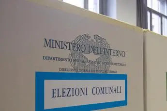 Elezioni Roma, caos in sezione per malore presidente