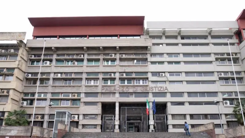 Asp Cosenza, vince un concorso all'inizio dell'epidemia Covid ma non viene assunto: il tribunale condanna l'Ente