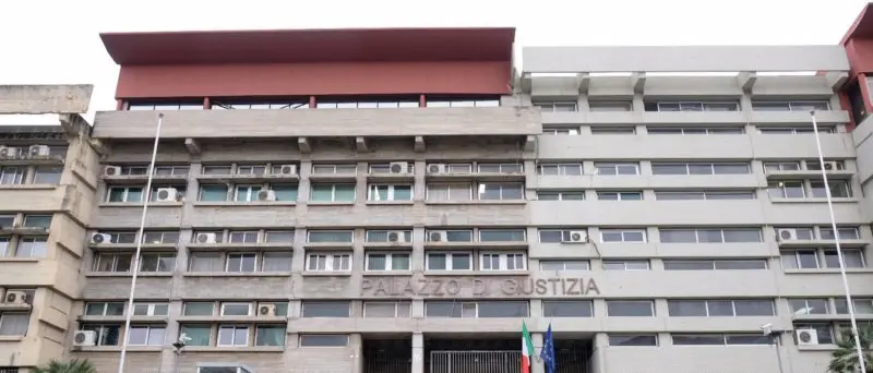 Asp Cosenza, vince un concorso all'inizio dell'epidemia Covid ma non viene assunto: il tribunale condanna l'Ente