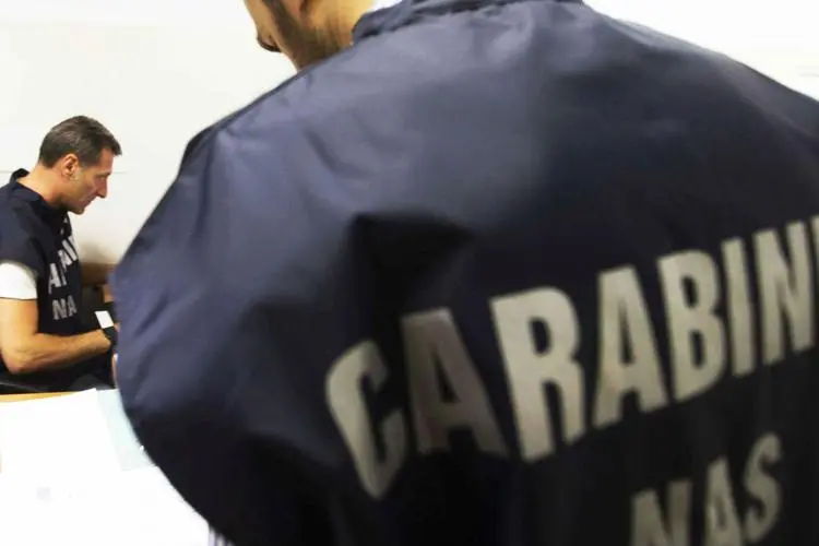 Covid, offerta illegale di farmaci sul web: 42 siti oscurati dai Nas