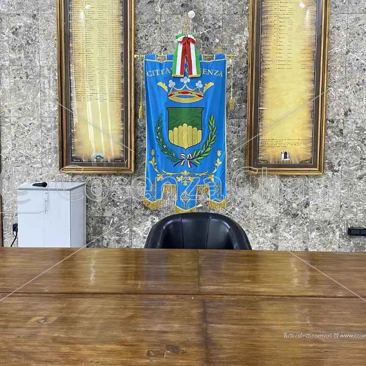 Cosenza, Laboratorio Riformista a Caruso: «Ha sovrastimato del 150% i dati del bilancio»