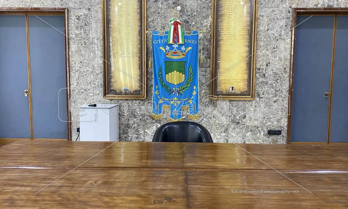 Cosenza, Laboratorio Riformista a Caruso: «Ha sovrastimato del 150% i dati del bilancio»