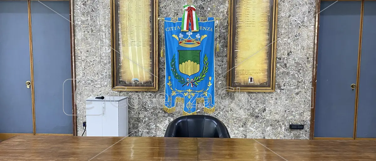 Cosenza, Laboratorio Riformista a Caruso: «Ha sovrastimato del 150% i dati del bilancio»