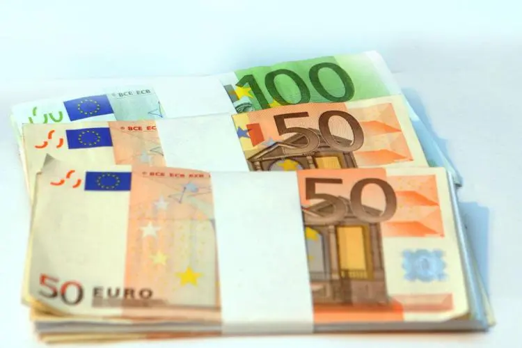 Contanti, ecco cosa c'è da sapere su prelievi e pagamenti