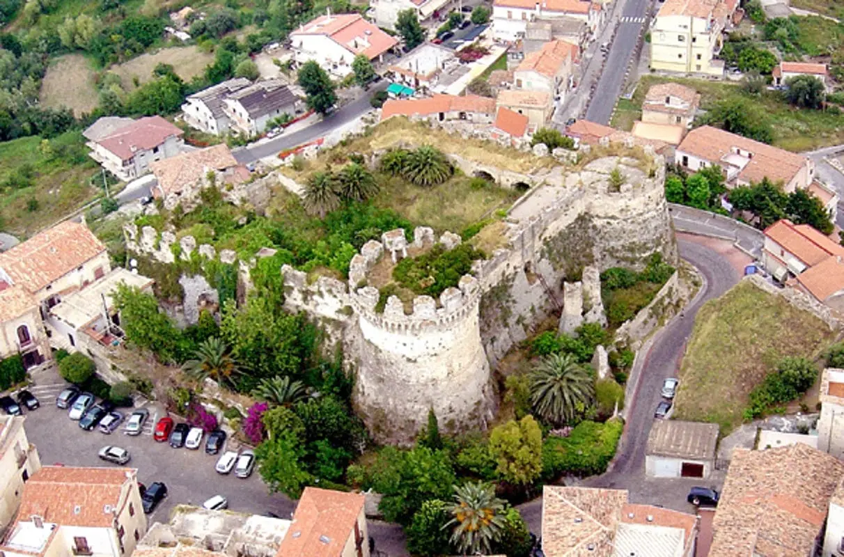 Belvedere Marittimo, Martucci e Perrone rimettono le deleghe, ma assicurano: «Nessuna crisi»