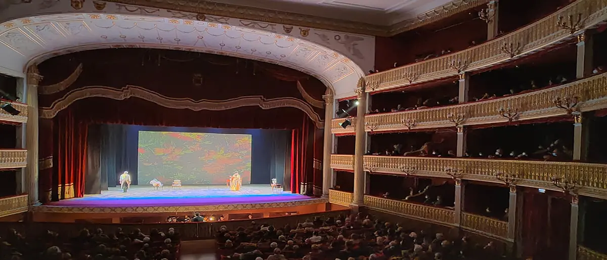 Cosenza, in scena al Rendano la pièce realizzata dai detenuti