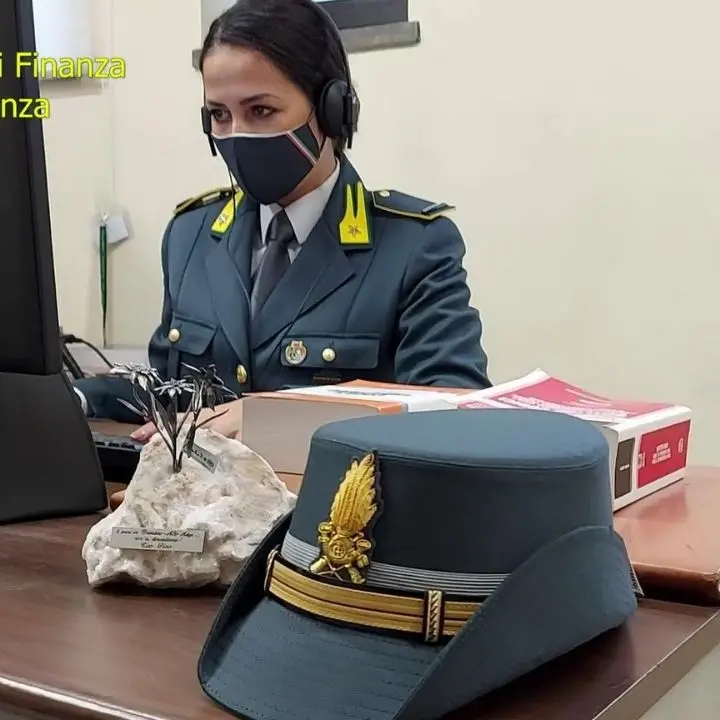 Cosenza, blitz della Finanza: arrestate 7 persone per usura e droga - VIDEO