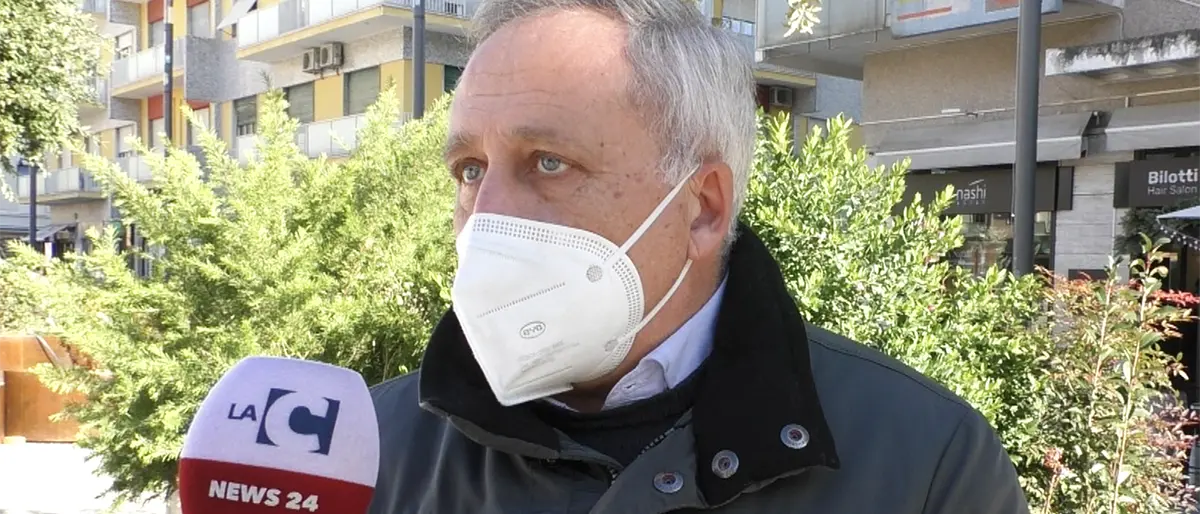 Covid, Caruso: «Quarta dose? Adattare i vaccini alla variante Omicron»