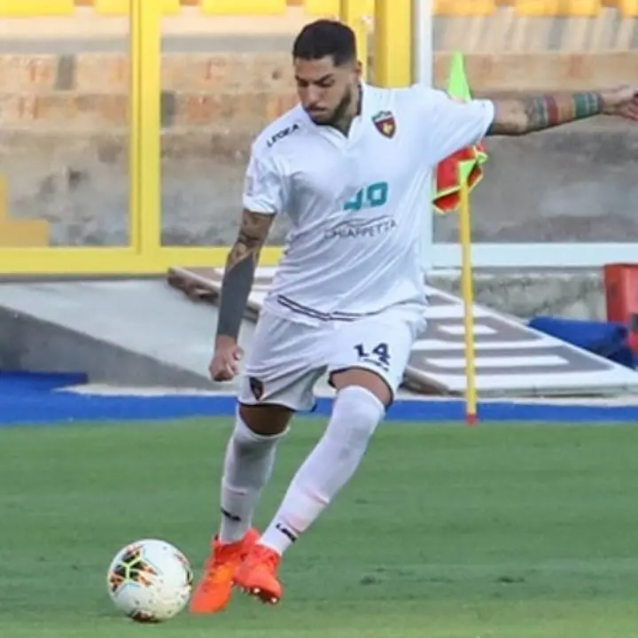 Ex Cosenza, risoluzione del contratto tra Schiavi e la Paganese