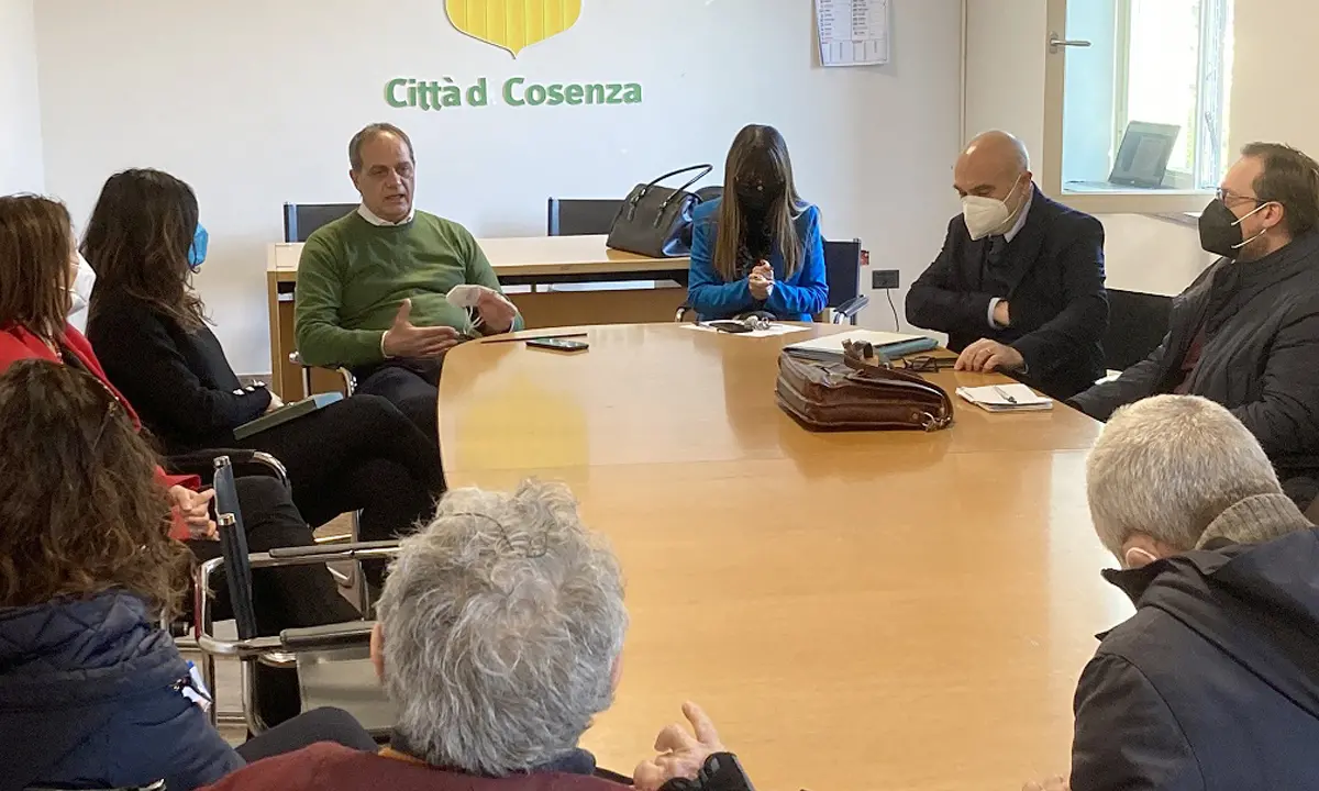 Pnrr: Covelli, Rende e Penna incontrano in Comune i dirigenti scolastici di Cosenza
