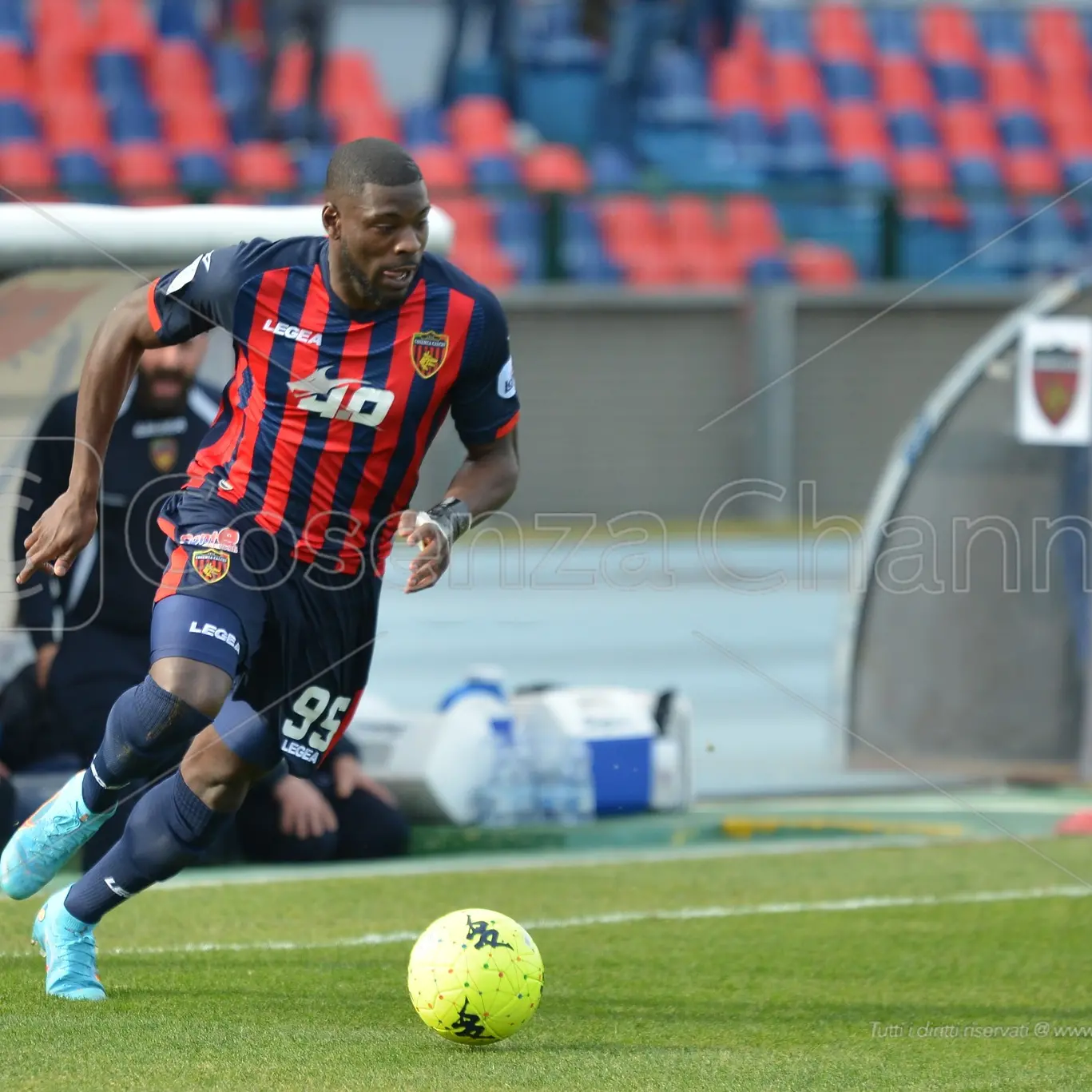 Cosenza, Laura chiama i tifosi: \"A sabato miei lupi\" |VIDEO|