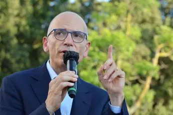 Green pass, Letta: \"Evita obbligo vaccinale\"