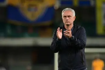 Mourinho esonerato dal Fenerbahce, paga l’eliminazione dalla Champions