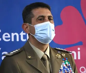 Vaccino covid, Figliuolo: \"Informatevi, nessuno vuole obbligare\"