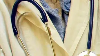 Covid oggi Lazio, \"niente vaccino, sospeso medico Mariano Amici\"