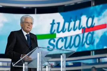 Covid, Mattarella: \"Scuola è il più potente anti-virus\"
