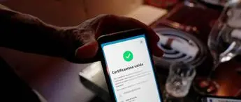 Green pass Italia, Crisanti: \"No vax paghino tamponi ma non chiamiamoli evasori\"