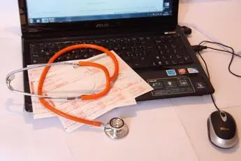Esperti: \"Tecnologia sempre più ponte tra medico e paziente\"
