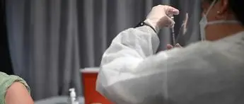 Vaccino covid 5-11 anni, pediatri: \"Forse entro Halloween\"