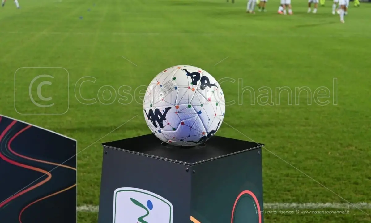 Cosenza, in Serie B ufficializzate le date degli spareggi play-out