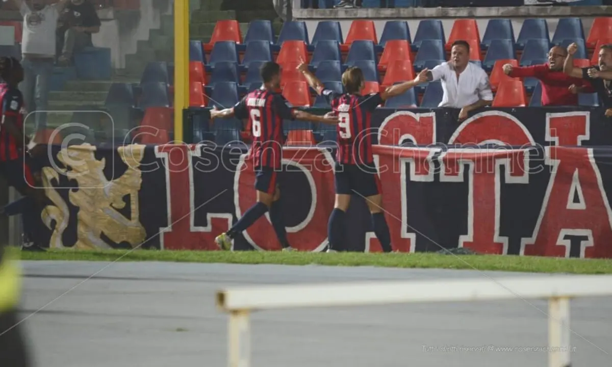 Cosenza-Como 2-0: Gori e Millico fanno sorridere il \"Marulla\"