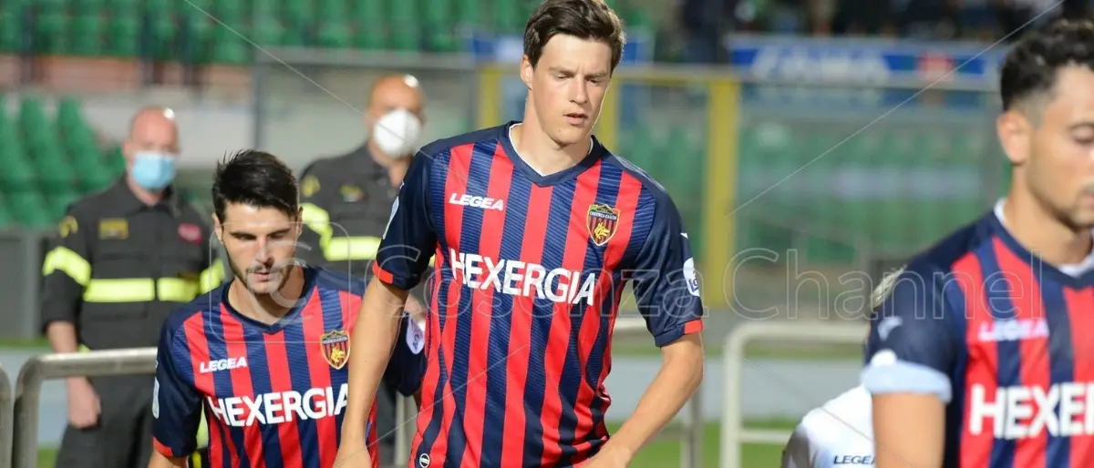 Cosenza, la difesa in fase casting. In entrata si cercano due mancini