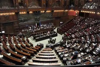 Lega, deputato Scoma lascia Renzi e passa con Salvini