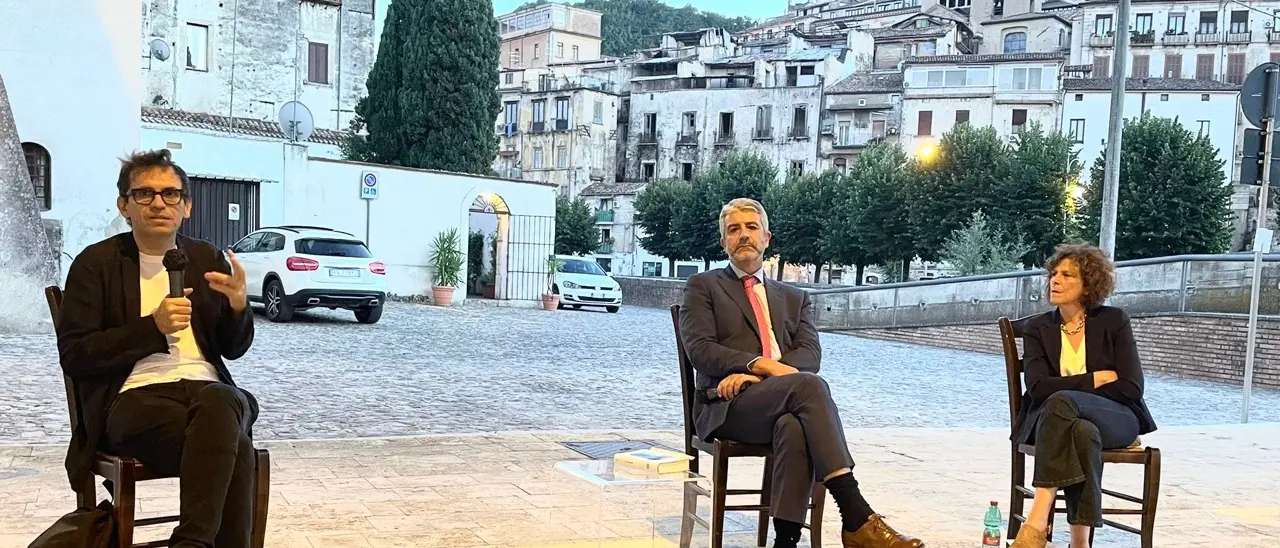 Si è tenuta ieri a Cosenza la presentazione de \"La città dei vivi\"