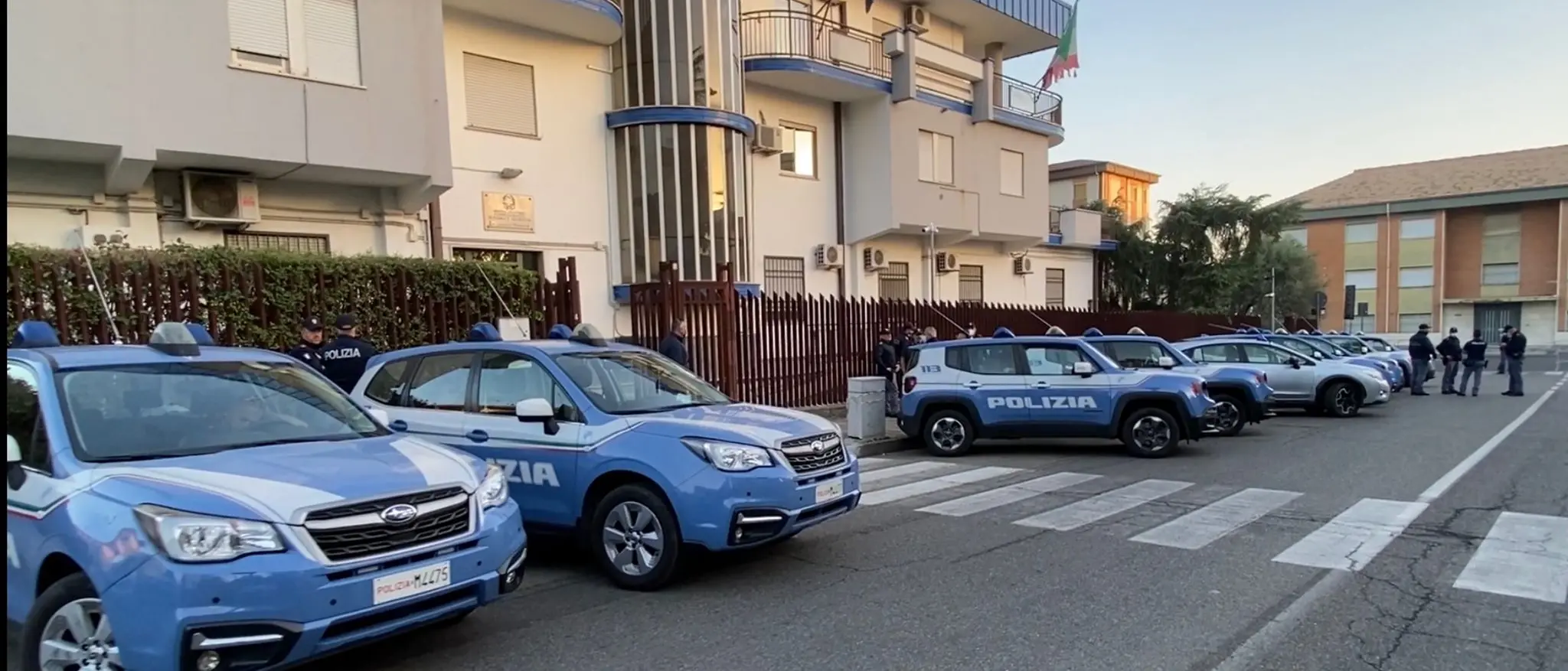 Corigliano Rossano, la polizia salva un uomo da intenti suicidi
