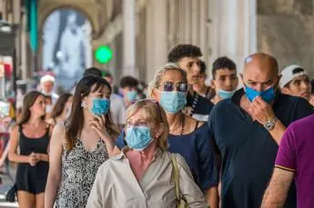Covid oggi Italia, Salmaso: \"Dovremo proteggerci ancora per tanto tempo\"